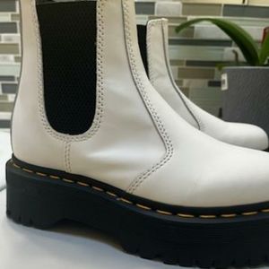 2976 Smooth Leather Platform Dr.Martin